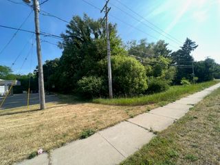 1902 W Centre Avenue, Portage, MI 49024