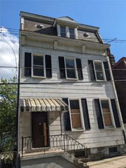 1261 High St, Spring Hill, PA 15212