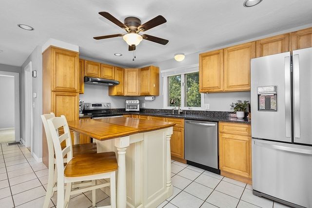 4 Lynn Ave, Plainville, MA 02762