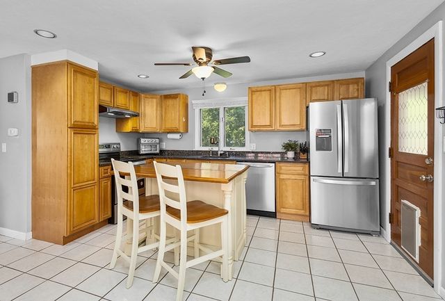 4 Lynn Ave, Plainville, MA 02762