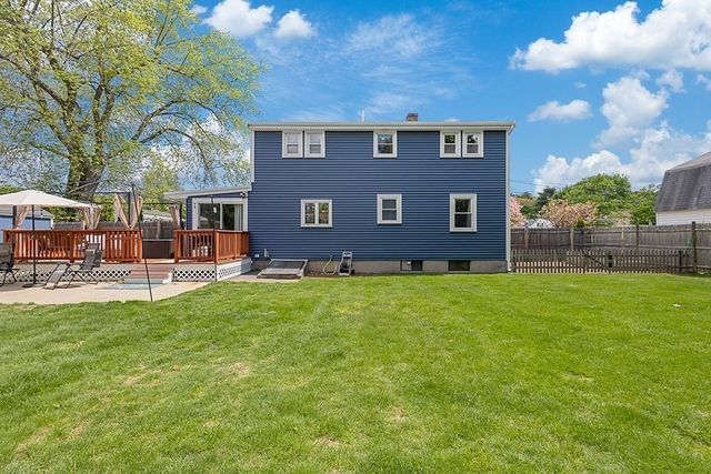 4 Lynn Ave, Plainville, MA 02762