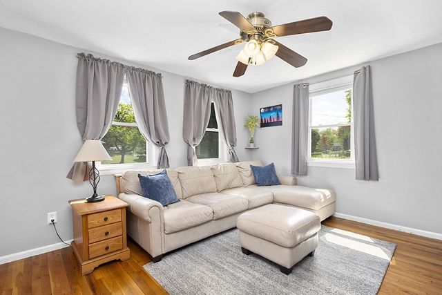 4 Lynn Ave, Plainville, MA 02762