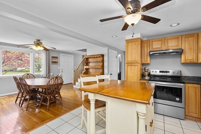 4 Lynn Ave, Plainville, MA 02762