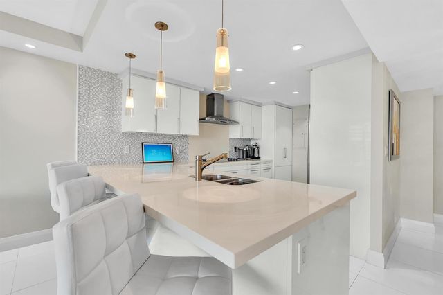 4020 Galt Ocean Drive 703, Fort Lauderdale, FL 33308