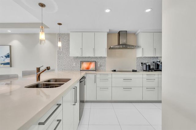 4020 Galt Ocean Drive 703, Fort Lauderdale, FL 33308