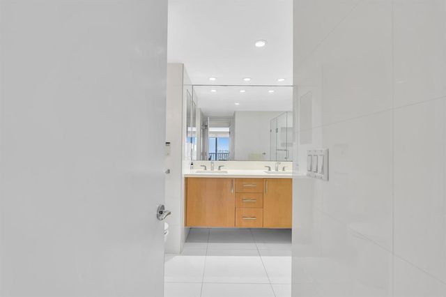 4020 Galt Ocean Drive 703, Fort Lauderdale, FL 33308