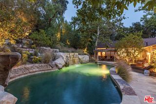 1064 Meadows End Drive, Calabasas, CA 91302