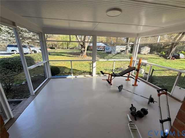 8295 Franklin Ln, Hanover, VA 23111