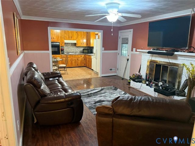 8295 Franklin Ln, Hanover, VA 23111