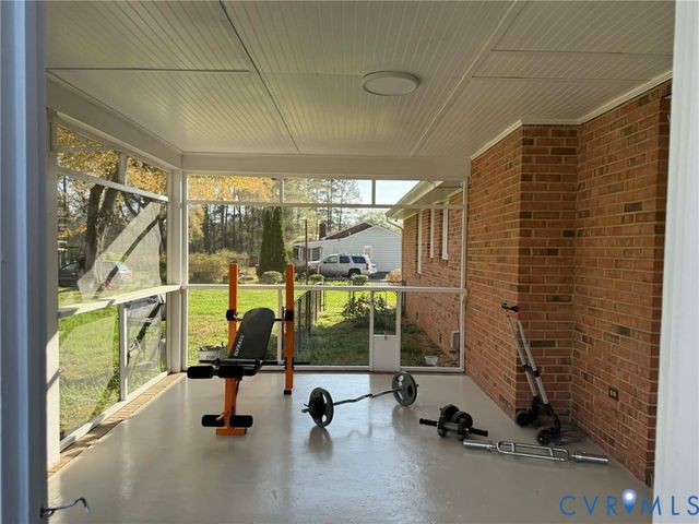 8295 Franklin Ln, Hanover, VA 23111