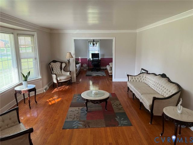 8295 Franklin Ln, Hanover, VA 23111