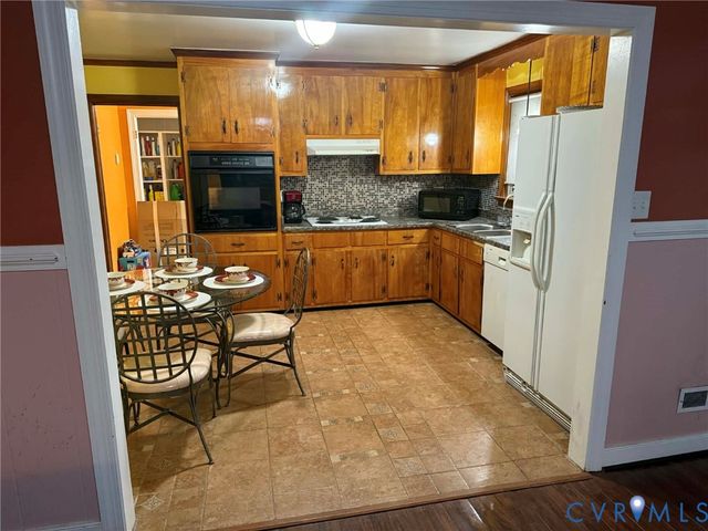 8295 Franklin Ln, Hanover, VA 23111