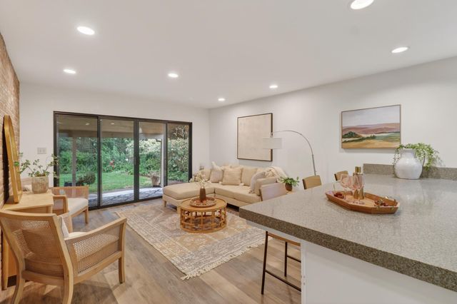 1076 Sand Bar Cir, Carmichael, CA 95608