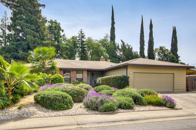 1076 Sand Bar Cir, Carmichael, CA 95608