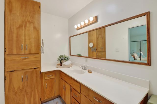 1076 Sand Bar Cir, Carmichael, CA 95608