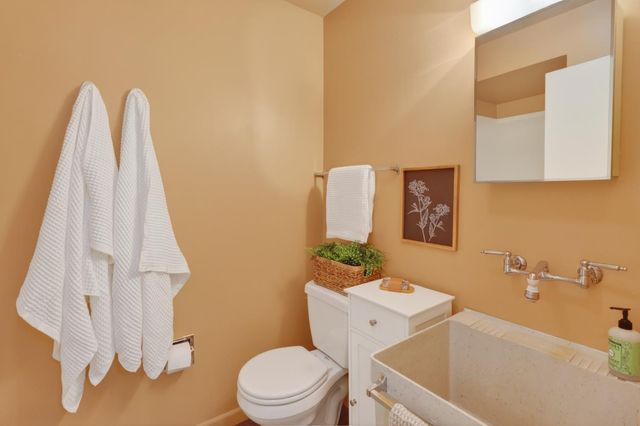 1076 Sand Bar Cir, Carmichael, CA 95608