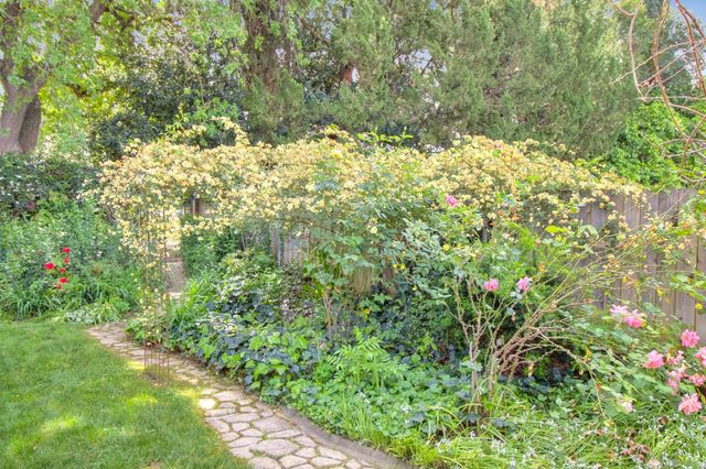 1076 Sand Bar Cir, Carmichael, CA 95608