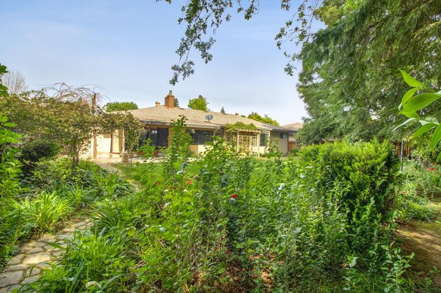 1076 Sand Bar Cir, Carmichael, CA 95608