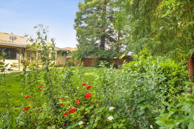 1076 Sand Bar Cir, Carmichael, CA 95608