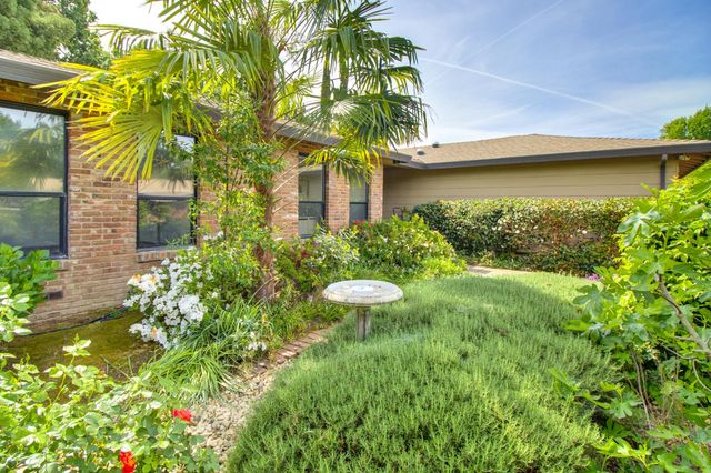 1076 Sand Bar Cir, Carmichael, CA 95608