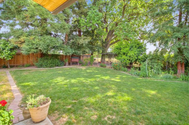 1076 Sand Bar Cir, Carmichael, CA 95608