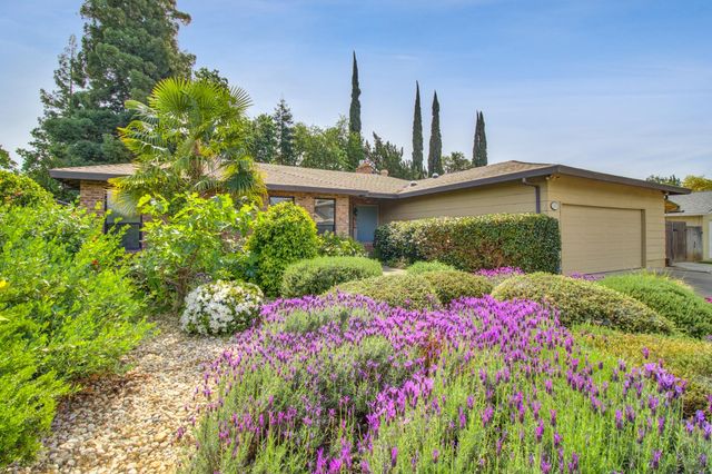 1076 Sand Bar Cir, Carmichael, CA 95608