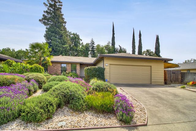 1076 Sand Bar Cir, Carmichael, CA 95608