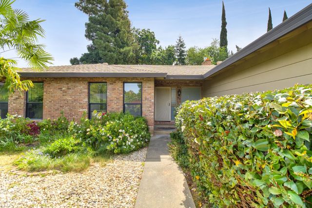 1076 Sand Bar Cir, Carmichael, CA 95608