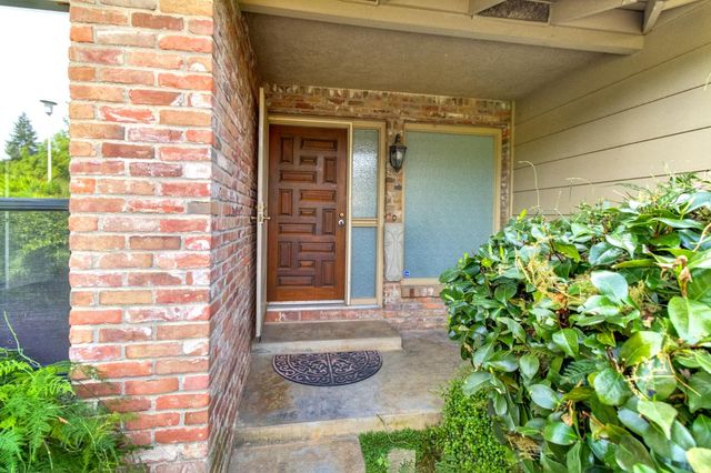 1076 Sand Bar Cir, Carmichael, CA 95608