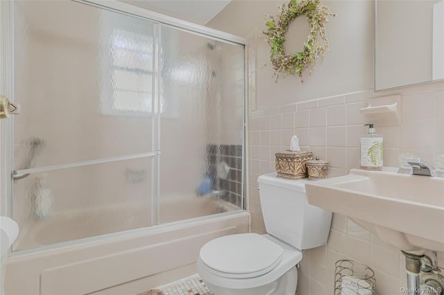 2551 Jerusalem Avenue 2S, North Bellmore, NY 11710