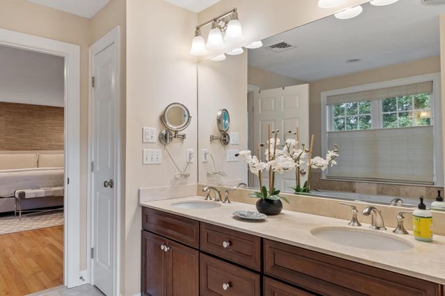 50 Mount Vernon Street 36, North Reading, MA 01864