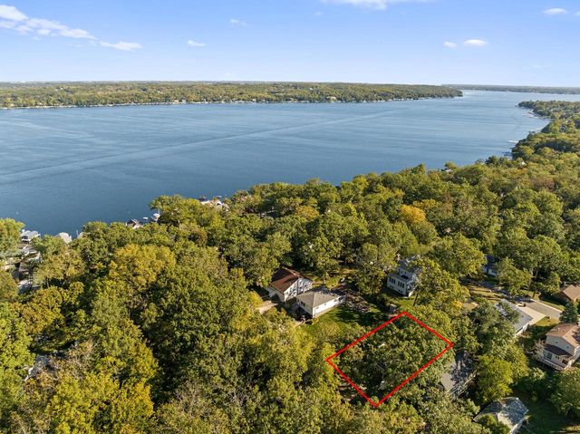 N1814 Highland ROAD, Lake Geneva, WI 53147