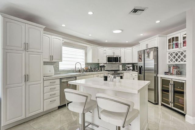 6260 NW 58th Way, Parkland, FL 33067