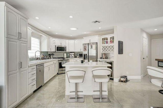 6260 NW 58th Way, Parkland, FL 33067