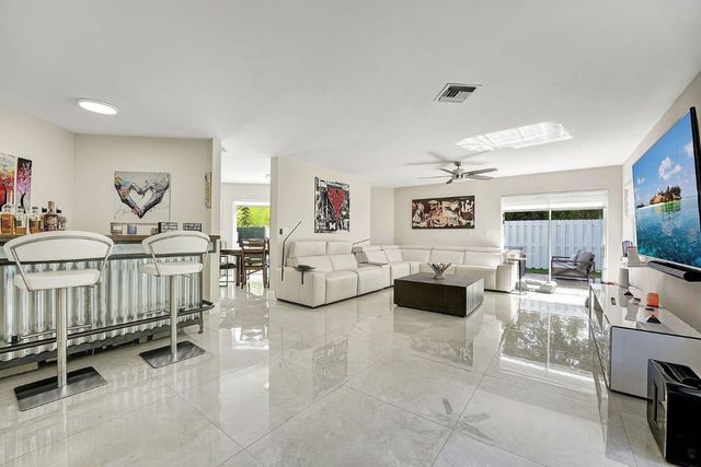 6260 NW 58th Way, Parkland, FL 33067