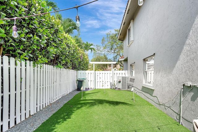 6260 NW 58th Way, Parkland, FL 33067