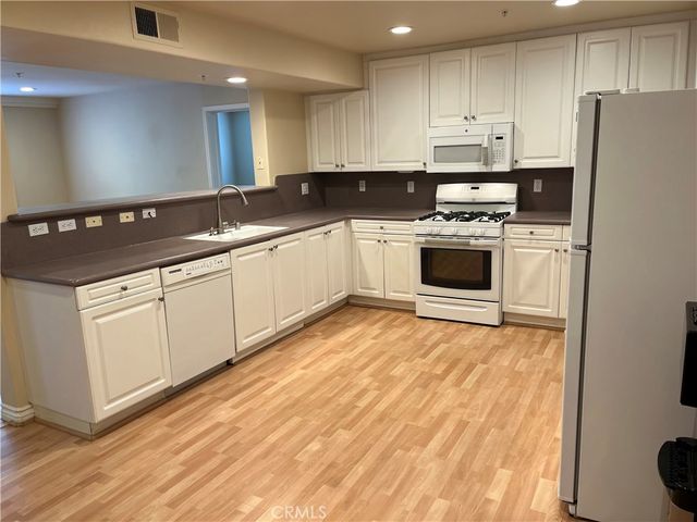 17735 Kinzie 116, Northridge, CA 91325