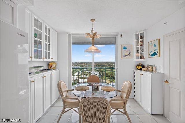 7515 Pelican Bay BLVD 17B, Naples, FL 34108