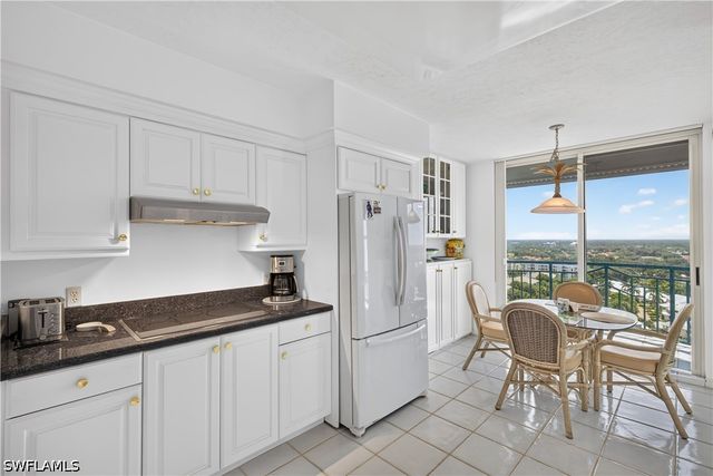 7515 Pelican Bay BLVD 17B, Naples, FL 34108