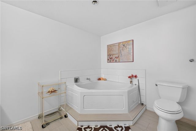 7515 Pelican Bay BLVD 17B, Naples, FL 34108