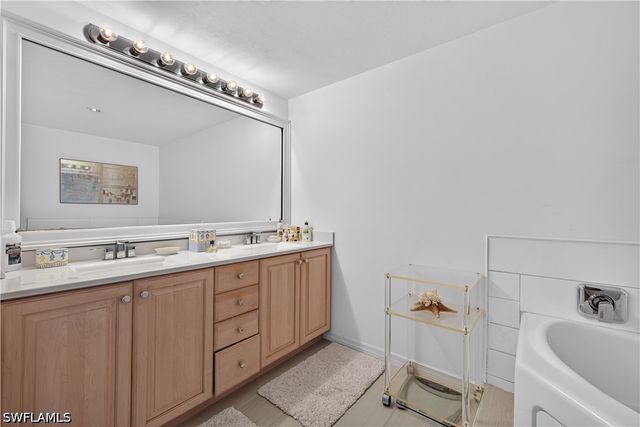 7515 Pelican Bay BLVD 17B, Naples, FL 34108