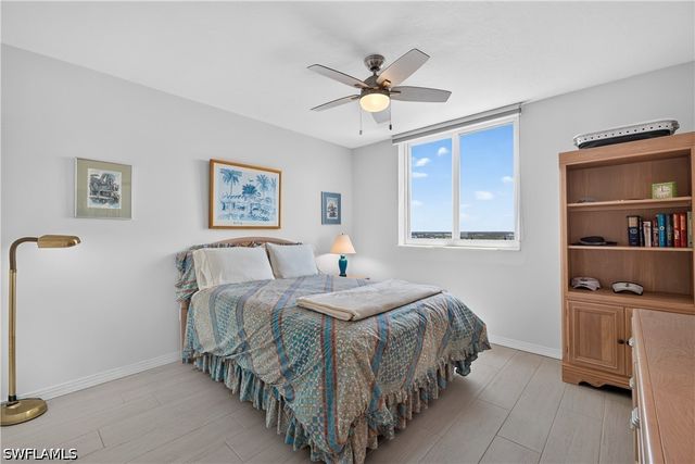 7515 Pelican Bay BLVD 17B, Naples, FL 34108