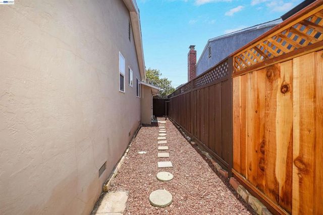 4635 Capitan Dr, Fremont, CA 94536