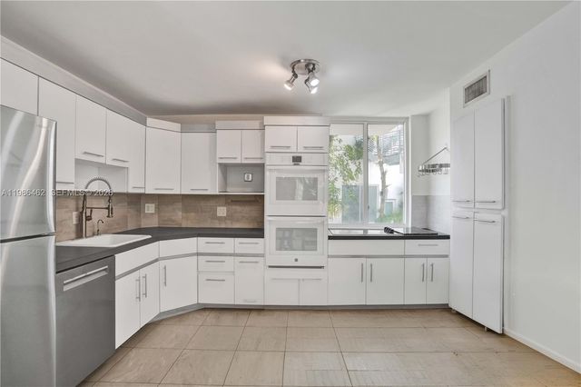 3126 Center St 8, Coconut Grove, FL 33133