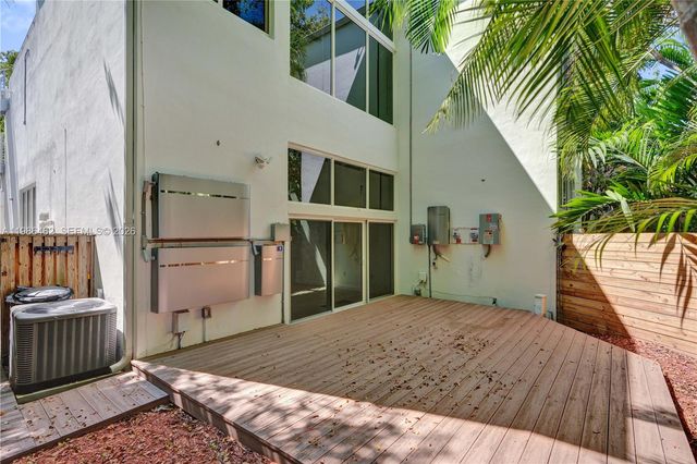 3126 Center St 8, Coconut Grove, FL 33133