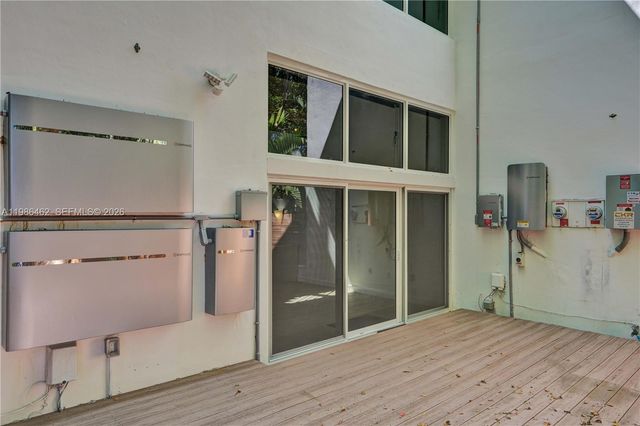 3126 Center St 8, Coconut Grove, FL 33133