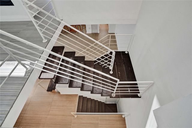 3126 Center St 8, Coconut Grove, FL 33133