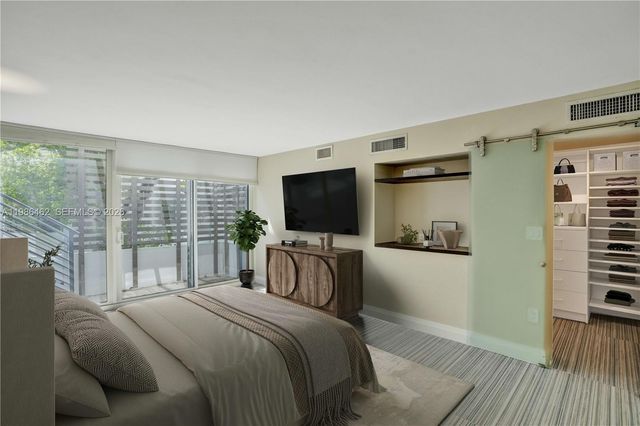 3126 Center St 8, Coconut Grove, FL 33133