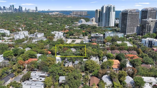 3126 Center St 8, Coconut Grove, FL 33133