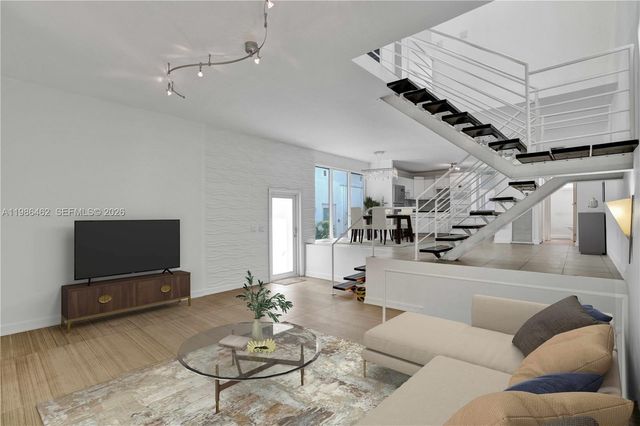 3126 Center St 8, Coconut Grove, FL 33133